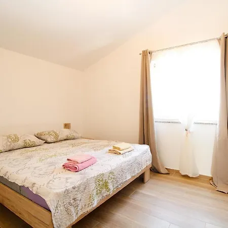 Holiday home Mit Privatpool Fuer 6 Personen Ca 107 Qm In Medulin, Istrien Suedkueste Von Istrien Medulin